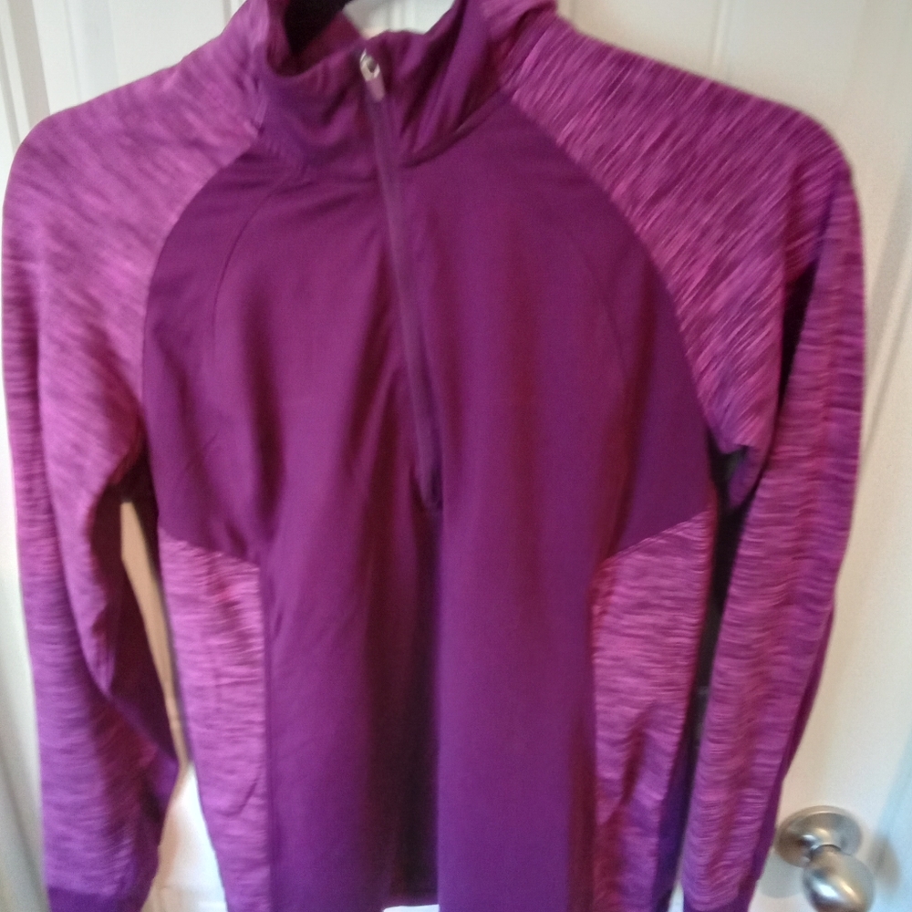 2-$10... Girls Purple Danskin Pullover Size S